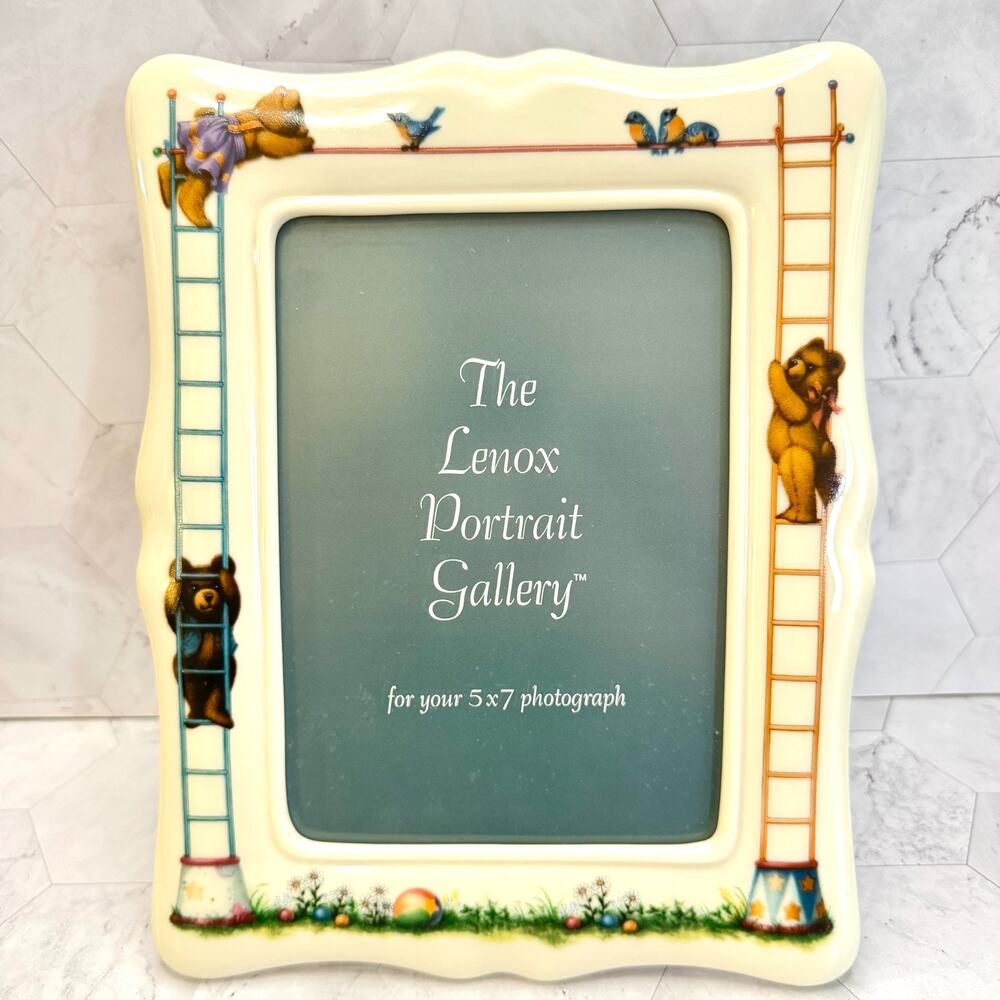 Vintage Lenox Bear Frame 5x7" Portrait Heirloom Collection USA Porcelain NOS